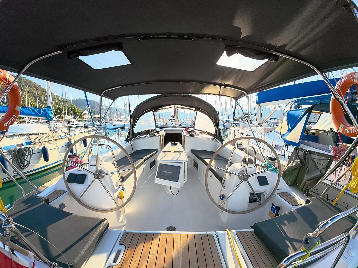Beneteau 43
