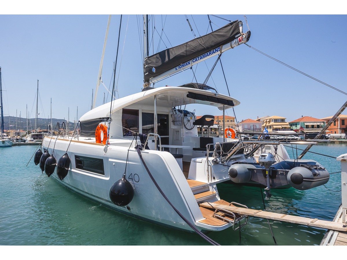 Lagoon 40 12 PAX